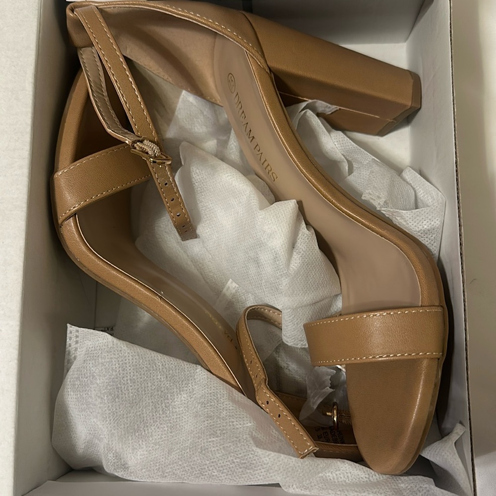 DREAM PAIRS nude block heels